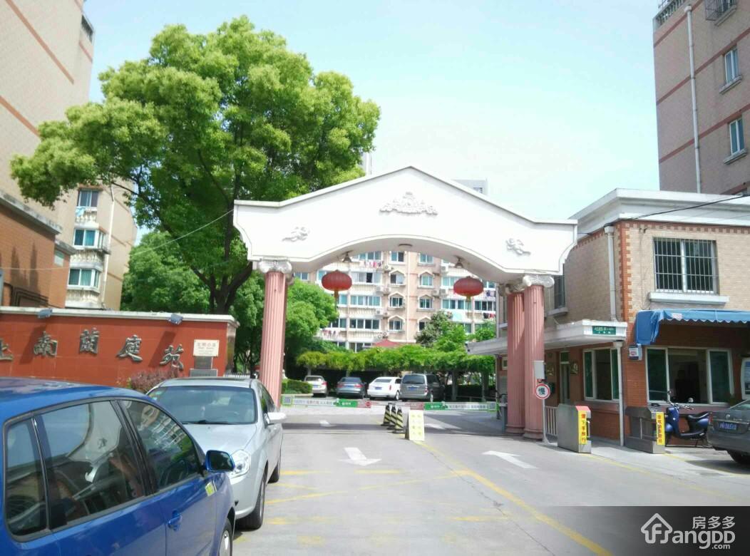 小区大门