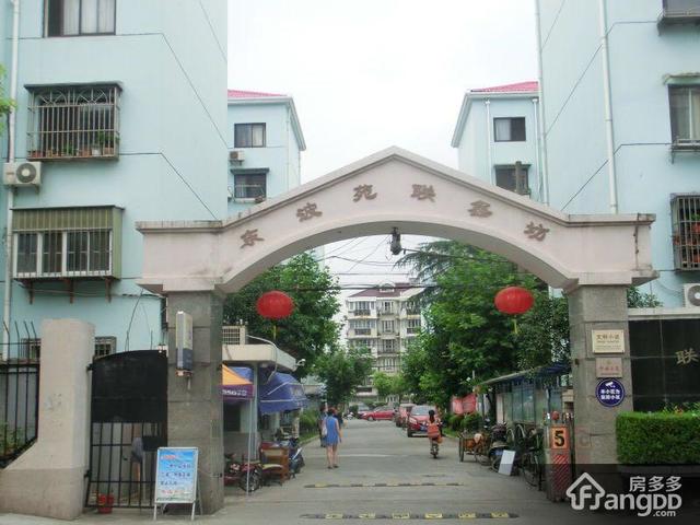 小区大门