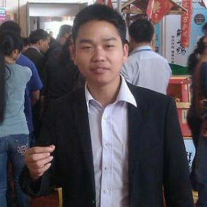 杨扩均