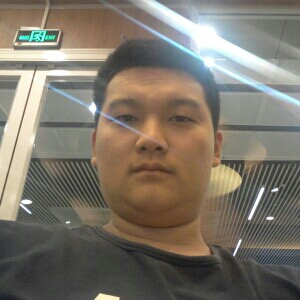 侯龙