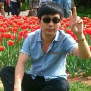 李伟