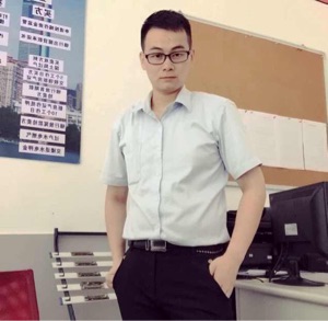 何伟东