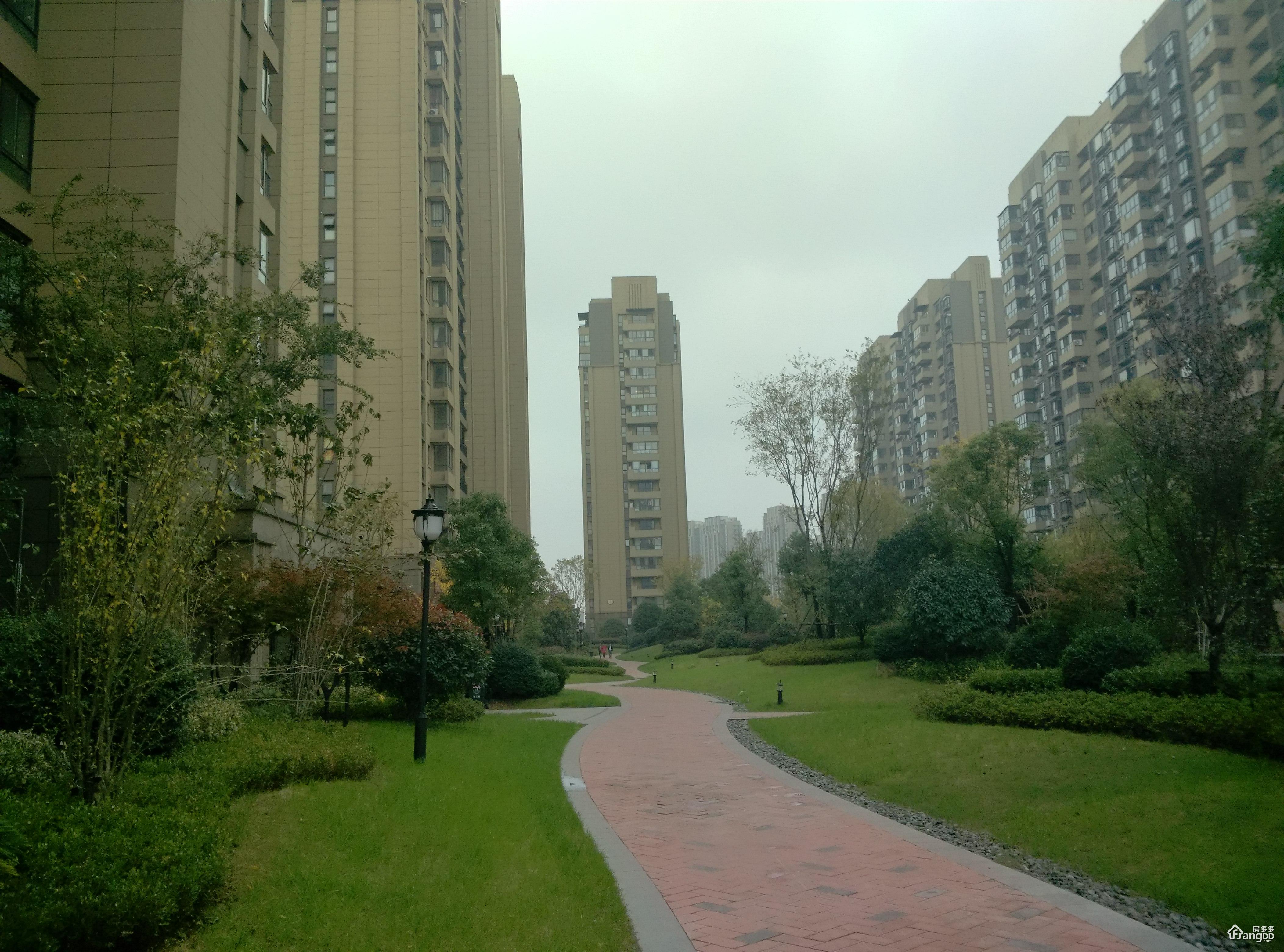 保利罗兰香谷小区图片