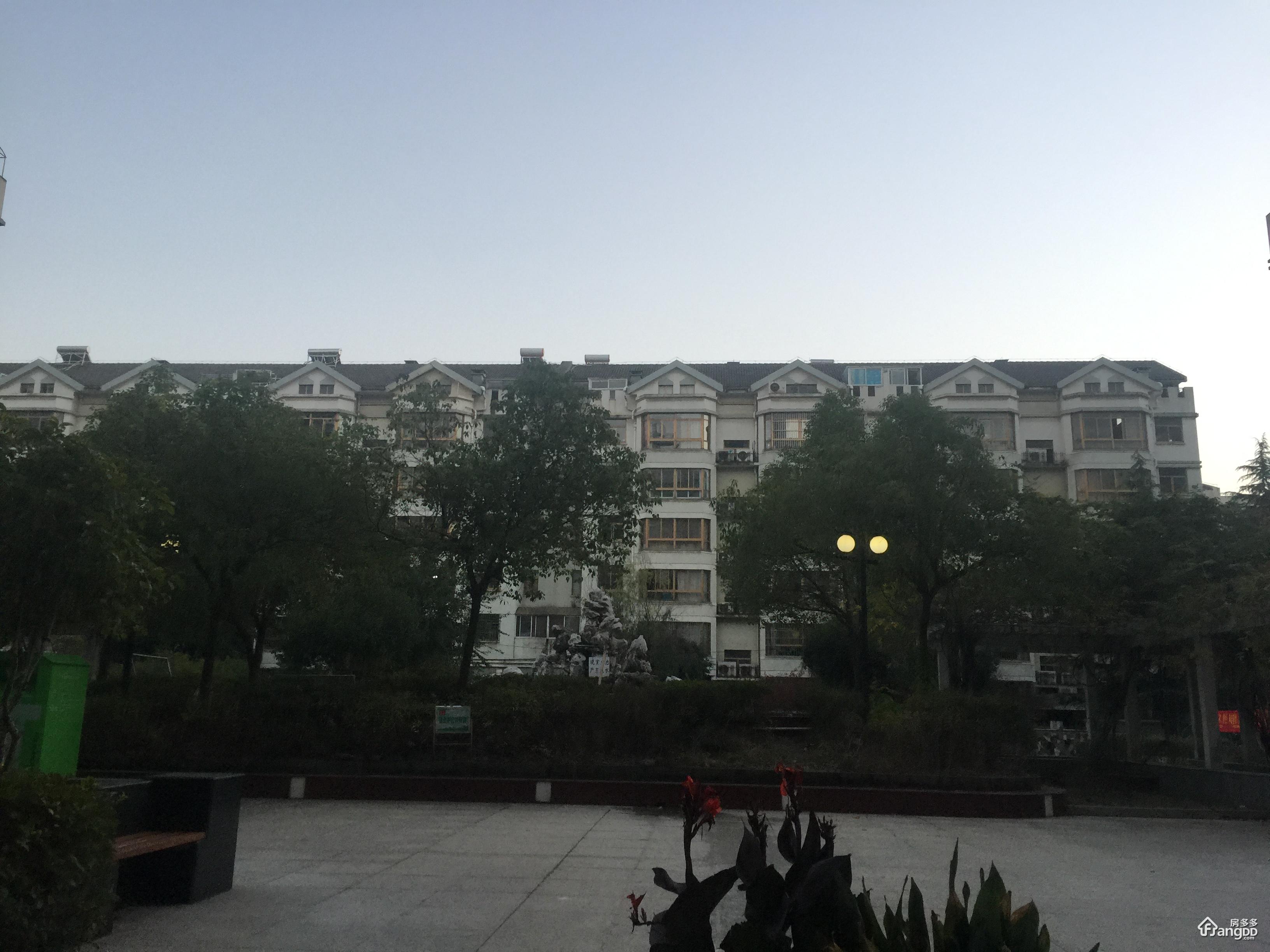 天都芳庭小区图片
