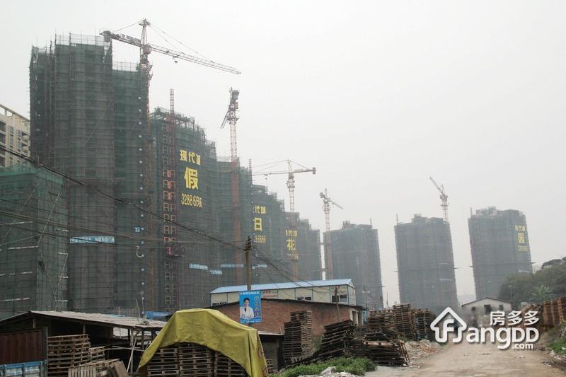 现代城假日花园小区图片
