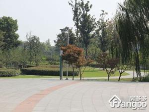朗沁花园小区图片